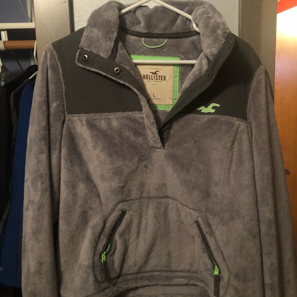 Hollister soft fleece size Large